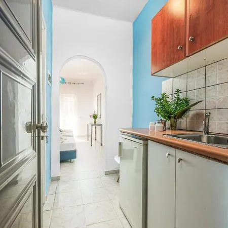 Boulevard Studio 10 With Side Sea View Apartment
